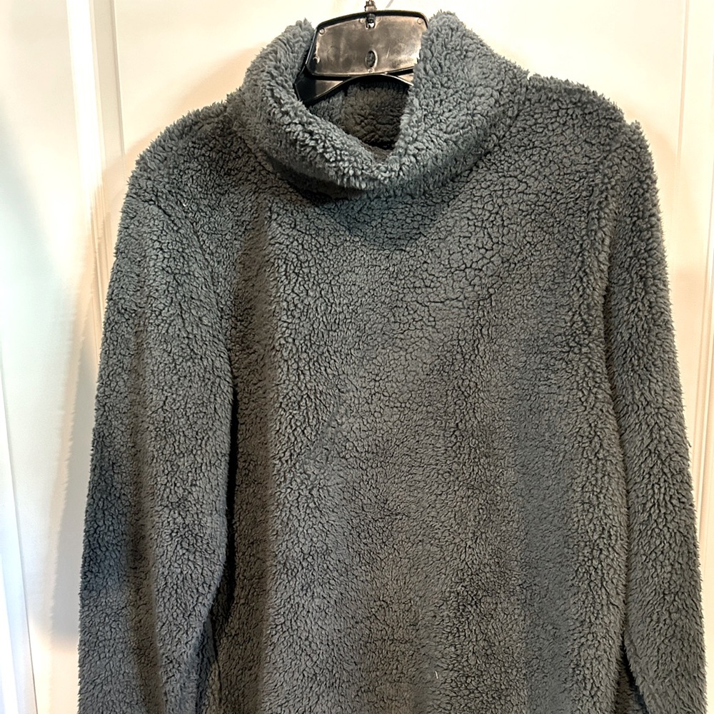 GAIAM Pullover